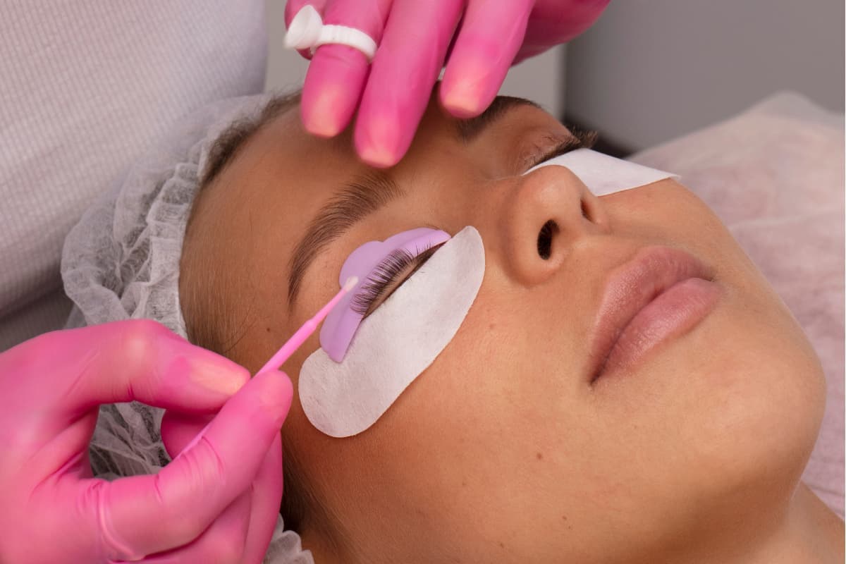 Lash appointment booking interface on mobile device